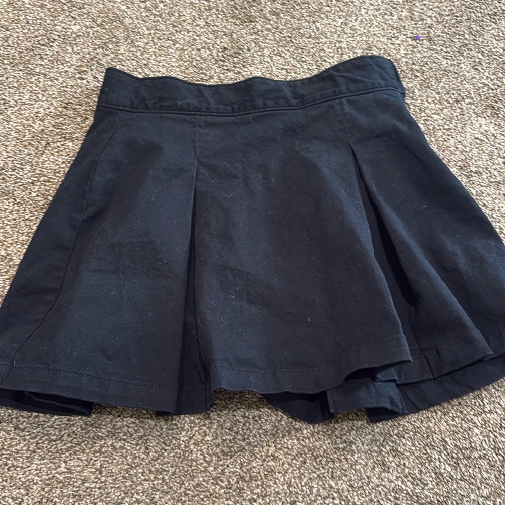 Girls Gap pleated black skort size 10